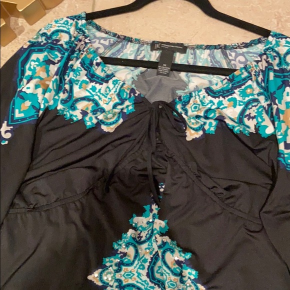 Women’s Dress - Picture 3 of 5